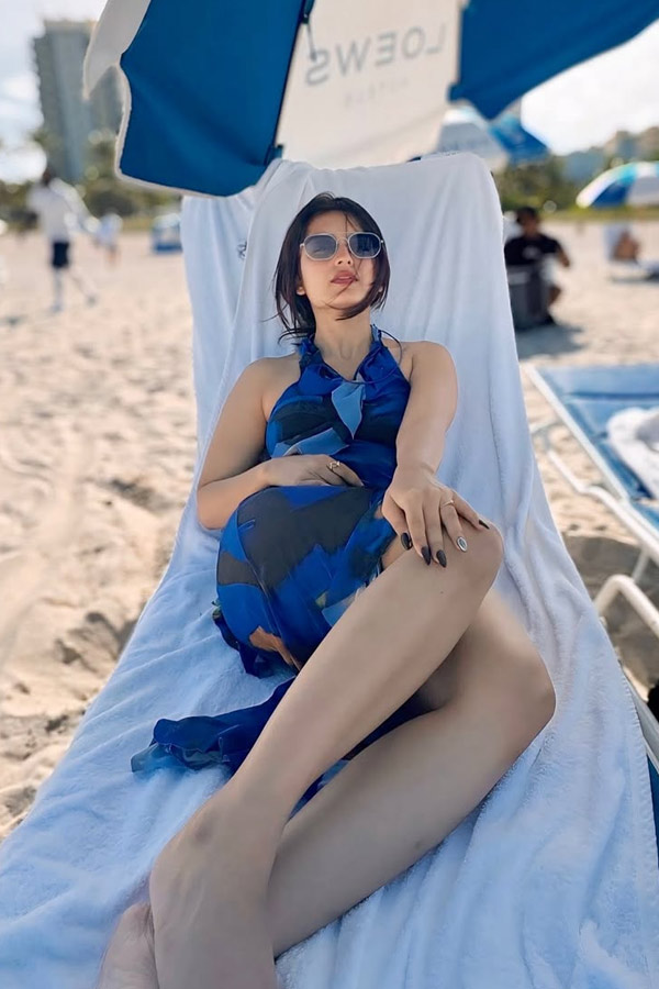 Bigg Boss Priyanka Jain beach vacation in the US Photos18