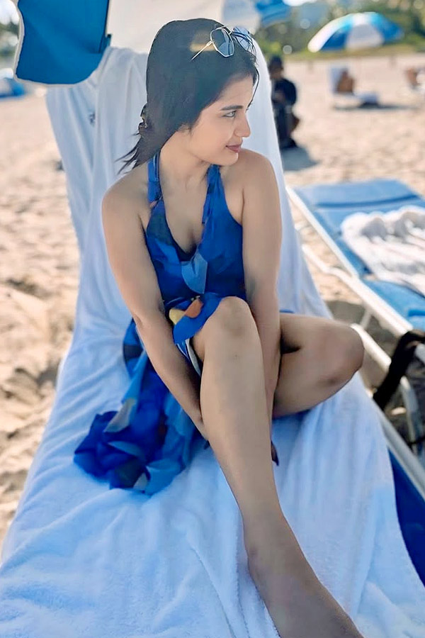 Bigg Boss Priyanka Jain beach vacation in the US Photos7