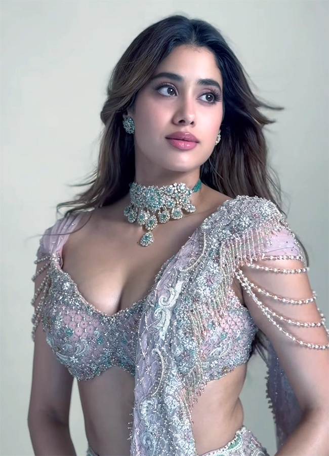 FDCI India Couture Week 2025 Bollywood Actor Janhvi Kapoor Photos14