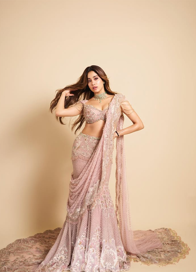 FDCI India Couture Week 2025 Bollywood Actor Janhvi Kapoor Photos16