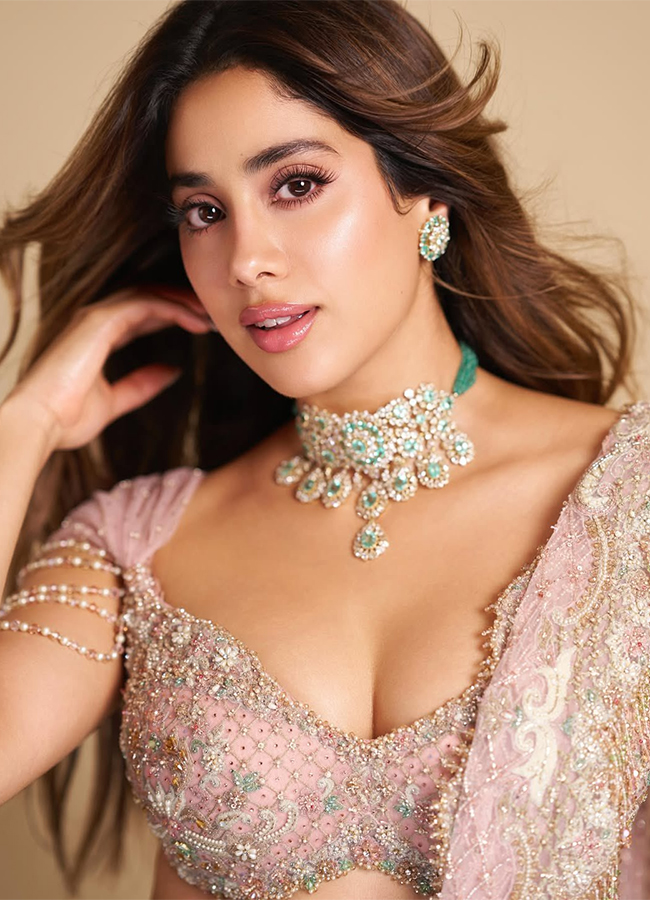 FDCI India Couture Week 2025 Bollywood Actor Janhvi Kapoor Photos17