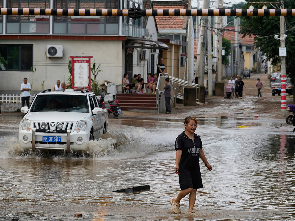 Heavy Floods In China Photos11