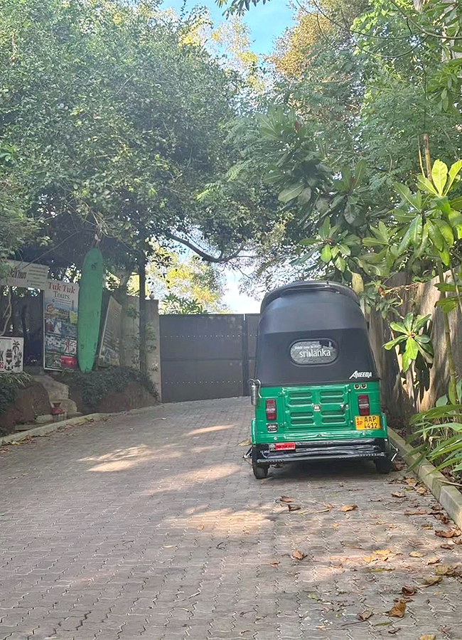 Mahesh Babu Family Trip in Sri Lanka Photos10