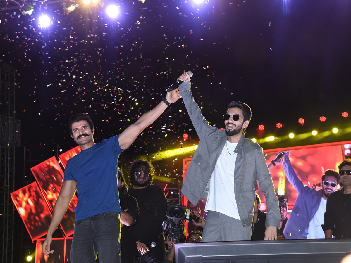 Vijay Deverakonda KINGDOM Pre Release Event Photos12