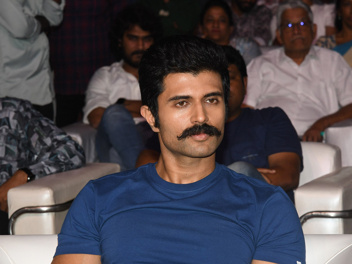Vijay Deverakonda KINGDOM Pre Release Event Photos17
