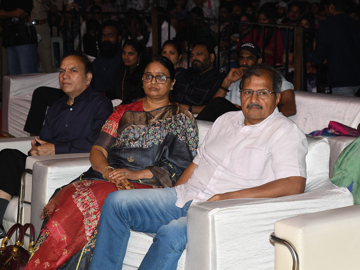 Vijay Deverakonda KINGDOM Pre Release Event Photos18