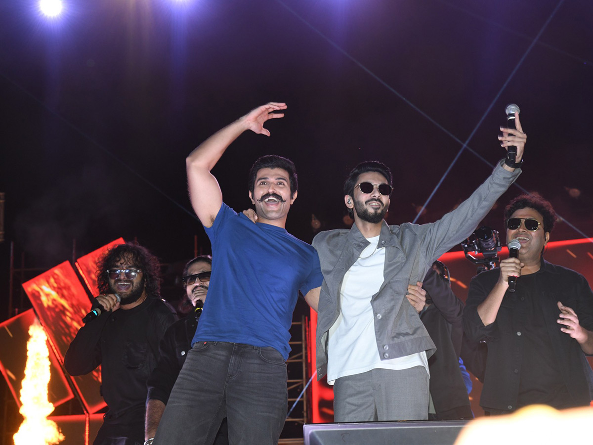 Vijay Deverakonda KINGDOM Pre Release Event Photos2