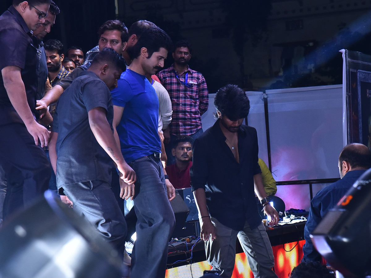Vijay Deverakonda KINGDOM Pre Release Event Photos24