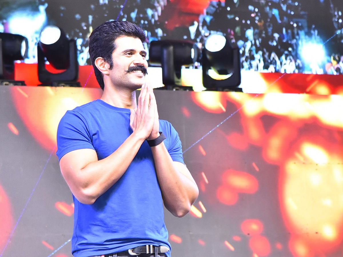 Vijay Deverakonda KINGDOM Pre Release Event Photos27