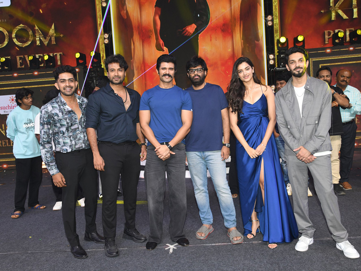 Vijay Deverakonda KINGDOM Pre Release Event Photos29