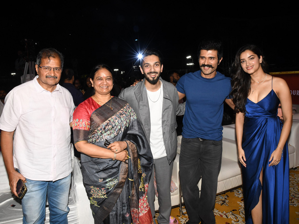 Vijay Deverakonda KINGDOM Pre Release Event Photos4