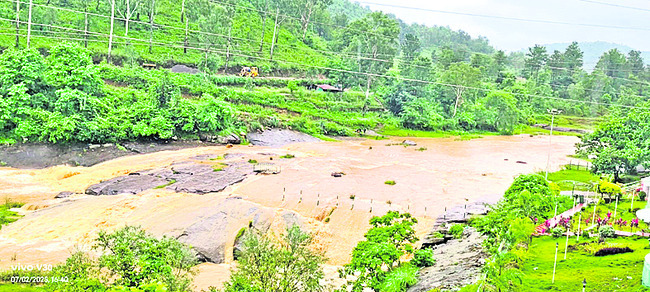 లోతట్టు ప్రాంతాలు జలమయం2