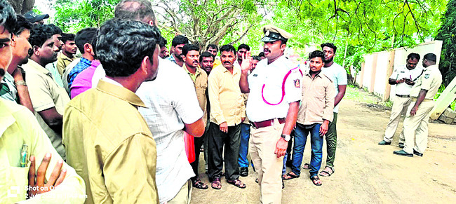 అంగన్‌వాడీ సరుకుల  అక్రమ నిల్వ పట్టివేత1