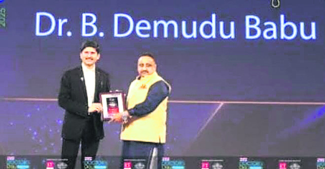 డాక్టర్ దేముడుబాబుకు అరుదైన పురస్కారం 1