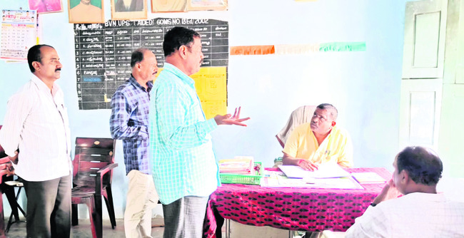 ఇదేం ఎయిడెడ్ పాఠశాల 1
