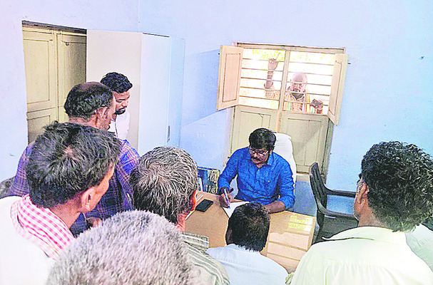 దాణా సొమ్ము మేశారు! 1