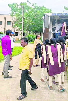 ఆర్వోబీ ఆక్రమణపై కొరడా3