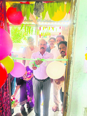 మూత‘బడి’ని తెరిపించారు1