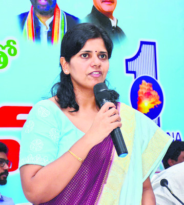నాణ్యమైన విద్య, వైద్యం అందించాలి
1