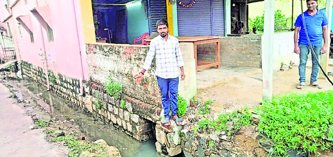 కాలనీల్లో దుర్గంధం1
