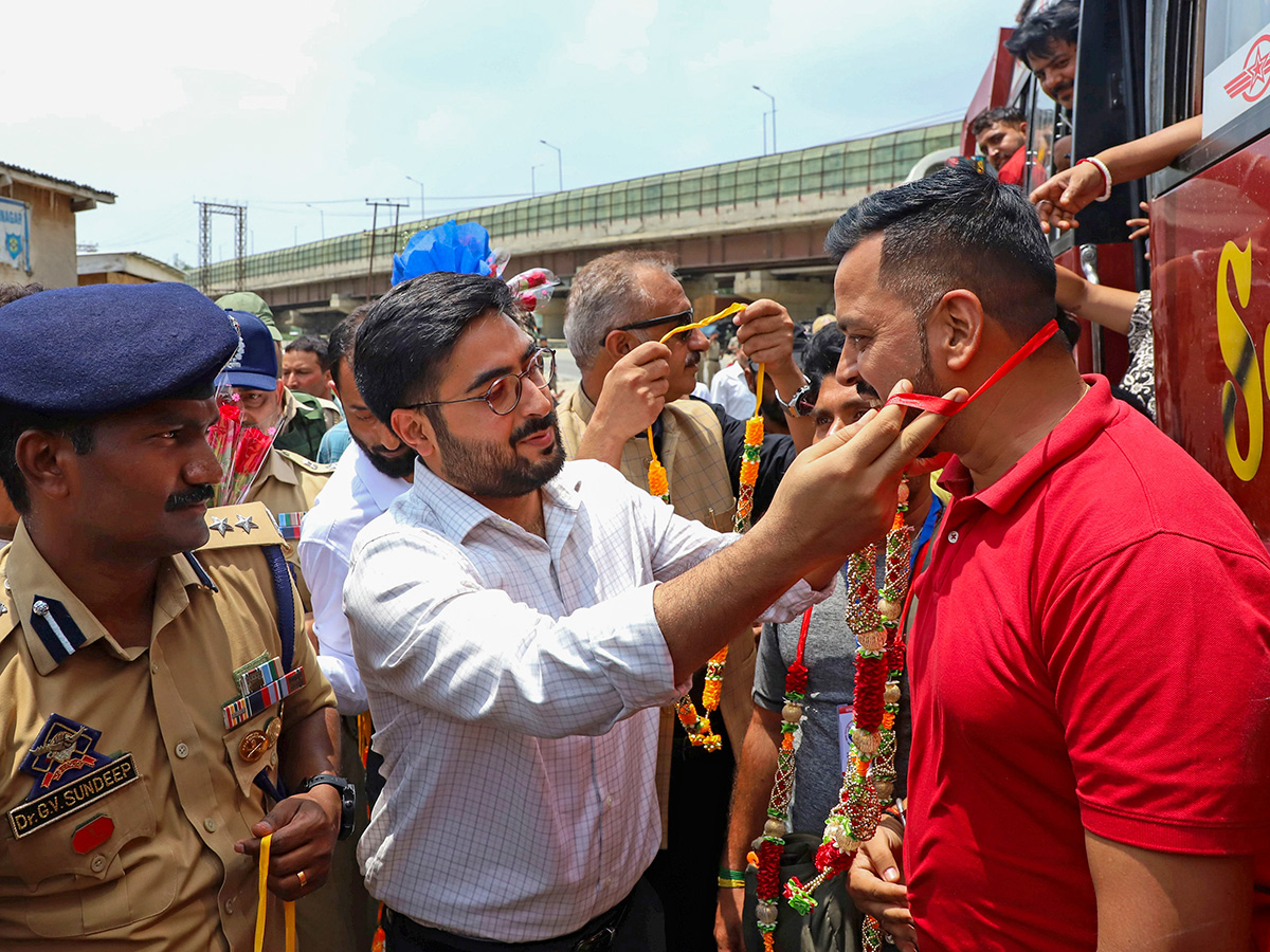 The Amarnath Yatra Being Welcomed Photos11