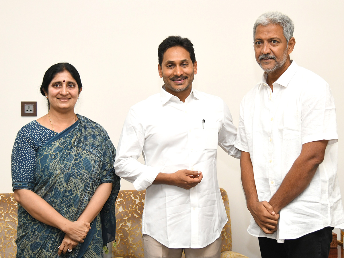 Vallabhaneni Vamsi FIRST MEET with YS Jagan After Jail Release Photos4