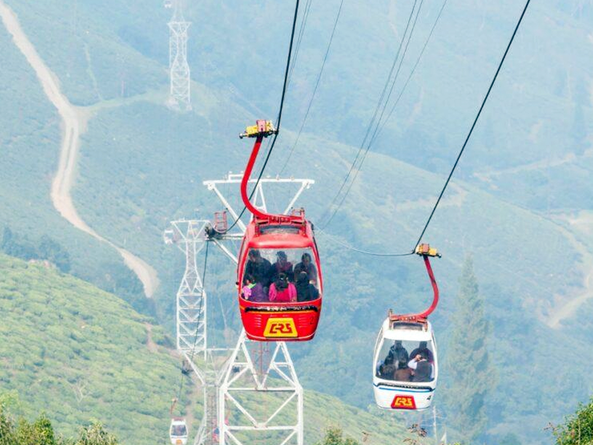 Darjeeling, which is at its lush peak during monsoon4