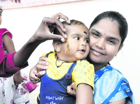 పూజిస్తూ.. ఆడుకుంటూ.. ఆనందిస్తూ.. 3