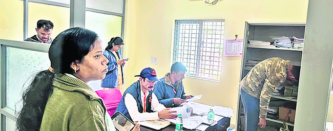 హిమవద్‌ బెట్టపై  కుంగిన భూమి  1