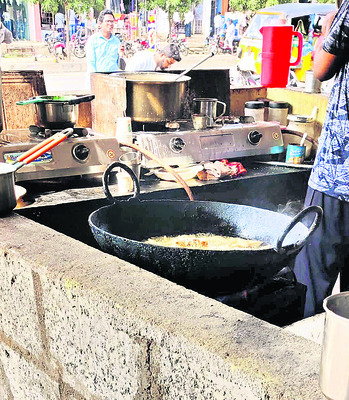 తనిఖీలు లేవు..! 1