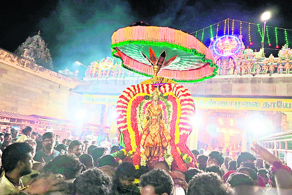 కోలాహలం..అగ్నిగుండ ప్రవేశం1