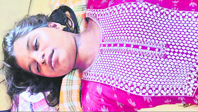 వివాహిత అనుమానాస్పద మృతి 1