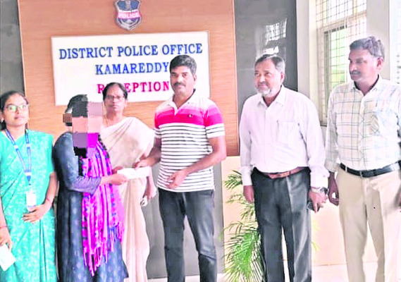 బాధితులకు అండగా భరోసా కేంద్రం1