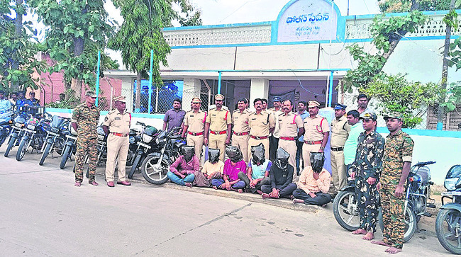 అంతర్రాష్ట్ర ముఠా అరెస్టు
1