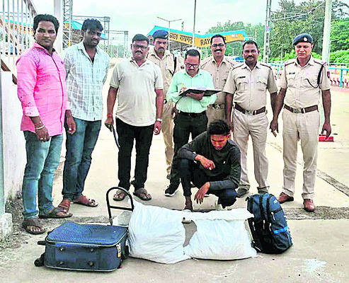 భారీగా గంజాయి స్వాధీనం 1