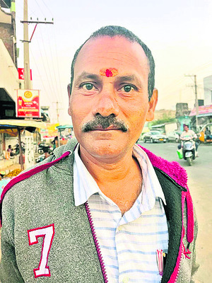 అయ్యవార్లకు అందని జీతాలు4
