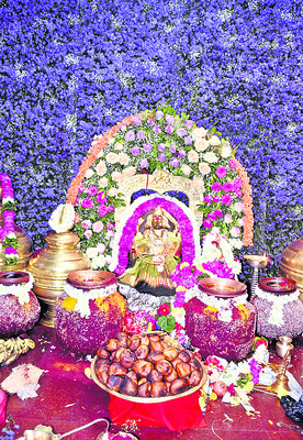 పుష్పాలంకరణలో పైడితల్లి2