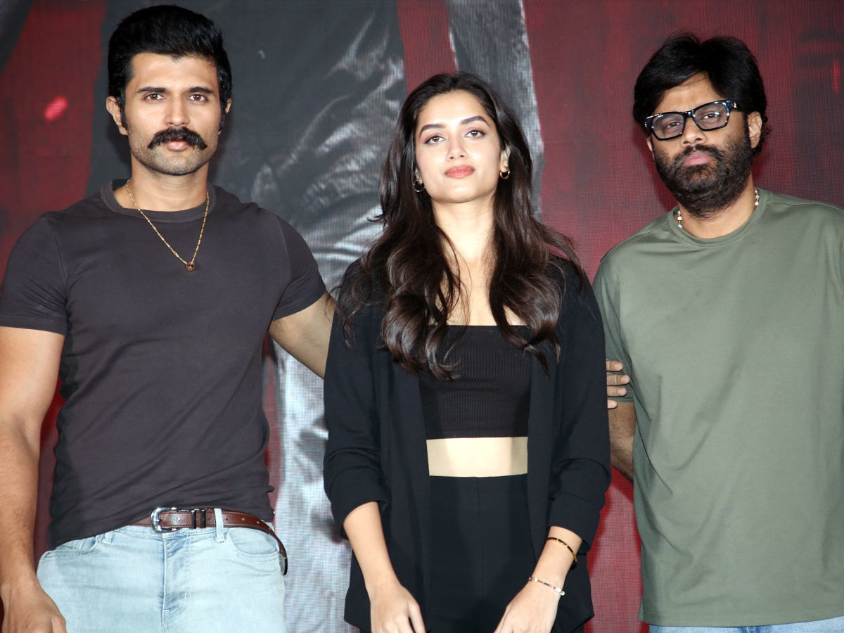 vijay devarakondas kingdom pressmeet photos8