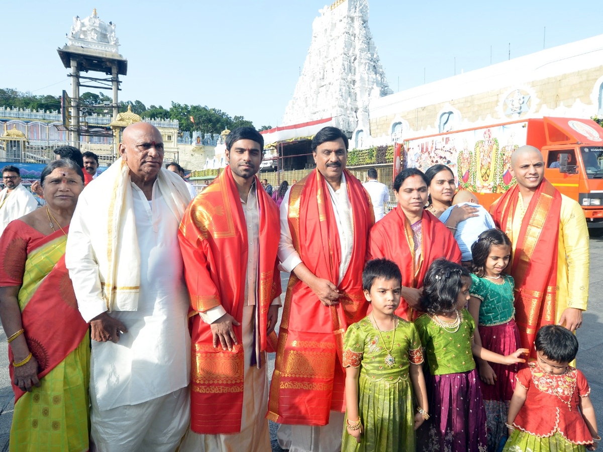 'Junior' movie hero Kireeti in Tirumala Srivari Seva (Photos)1