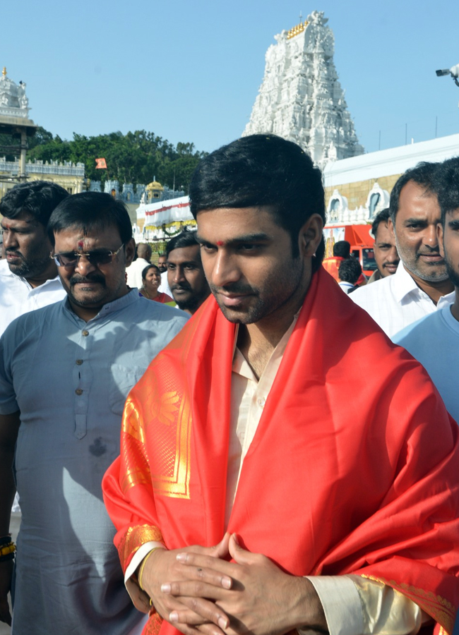 'Junior' movie hero Kireeti in Tirumala Srivari Seva (Photos)10