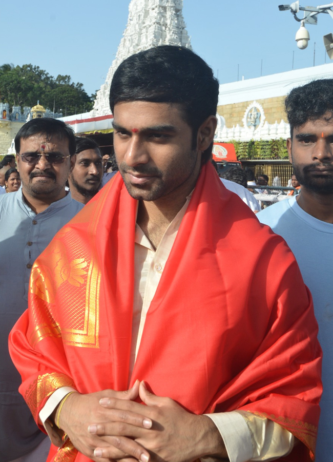 'Junior' movie hero Kireeti in Tirumala Srivari Seva (Photos)6