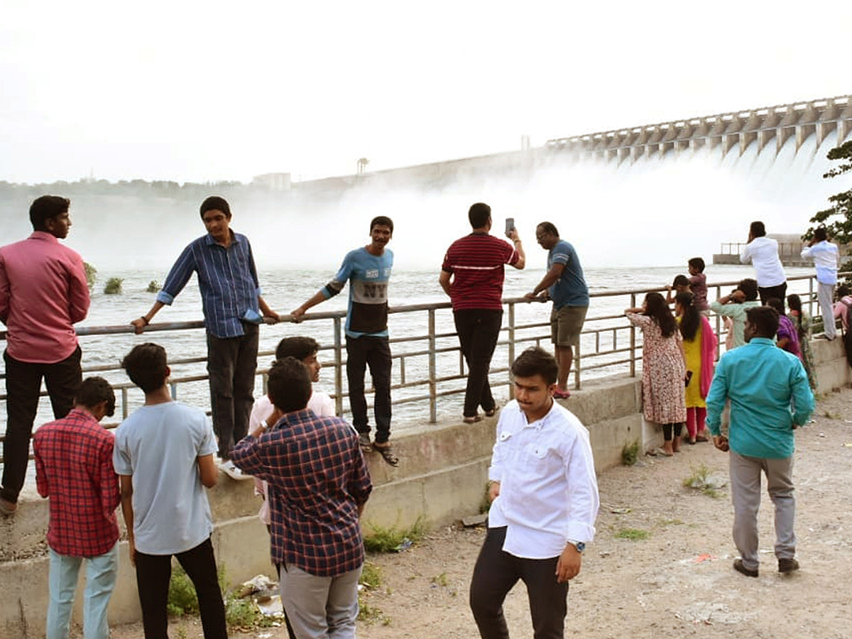 Nagarjuna Sagar Dam Gates Open 2025 Photos3