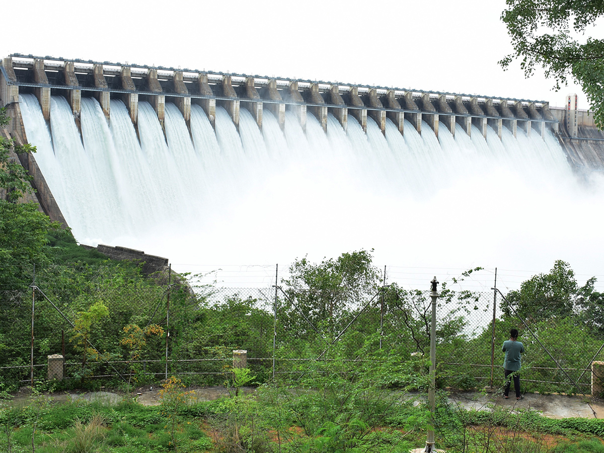 Nagarjuna Sagar Dam Gates Open 2025 Photos5