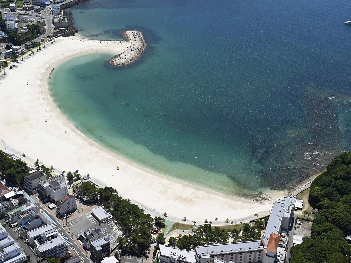 Tsunami hits coast of Japan after massive Russia earthquake9