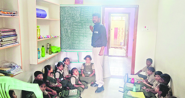 రెంటు బడి.. ‘వంట’బడి! 5
