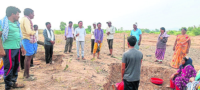 ● ప్రధాన మంత్రి సురక్ష యోజన అమలు ● బీమా లేని వారిని గుర1