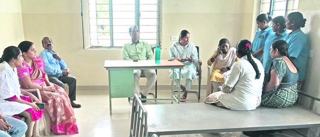 విధుల్లో అలసత్వం ప్రదర్శిస్తే చర్యలు
1