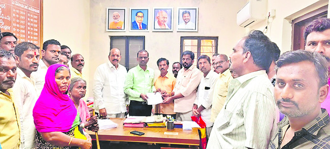 నేడు గురుకులంలో  ఇంటర్‌ స్పాట్‌ అడ్మిషన్లు 2