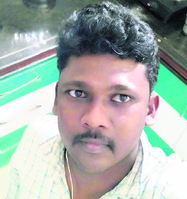 ద్విచక్ర వాహనంలో నుంచి నగదు చోరీ1