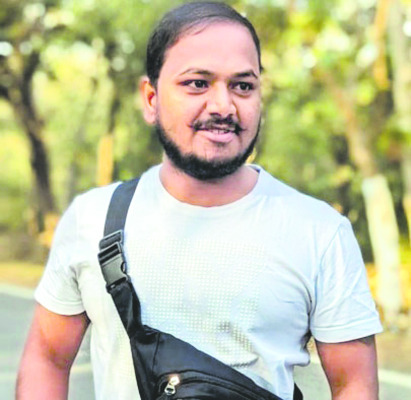 ట్రాక్టర్‌ బోల్తాపడి  డ్రైవర్‌ దుర్మరణం 1